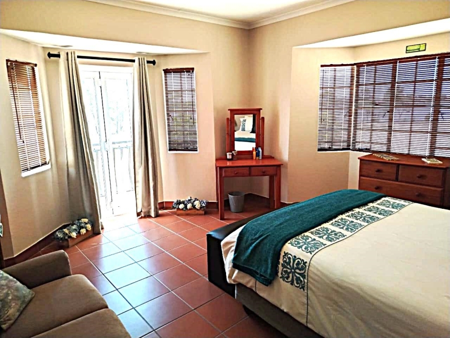 6 Bedroom Property for Sale in Vaal Dam Free State